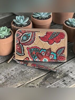 ♥️💙VERA BRADLEY♥️💙Desert Floral RFID Georgia Wallet/NWOT